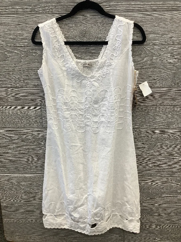 Dress Casual Short By Clothes Mentor In White, Size: M