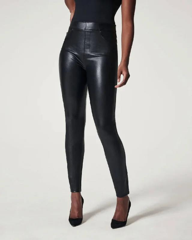 Ankle Leather-Like Skinny Pants In Luxe Black